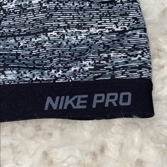 nike pro sports bra - Picture 3 of 5
